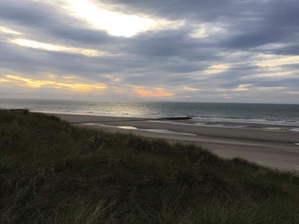 Luxe Vakantiechalet Met Omheinde Tuin Bredene 6Pers Luaran gambar
